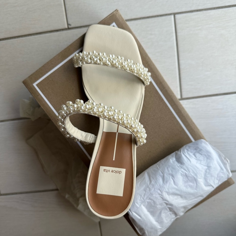 Dolce Vita pearl heel